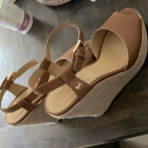 Michael kors wedges size 6 like new